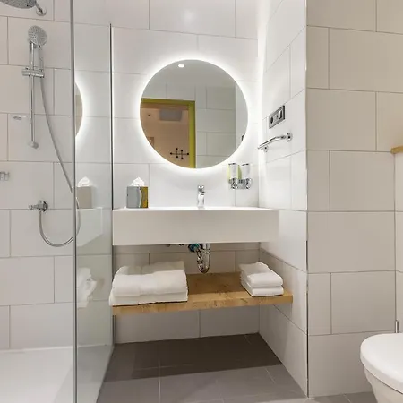 Hampton By Hilton Hotell