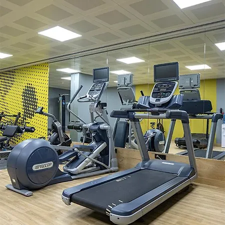 Hotell Hampton By Hilton 4*