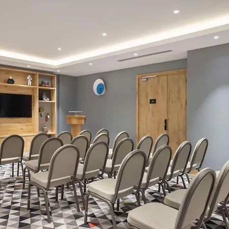 Hampton By Hilton Hotell