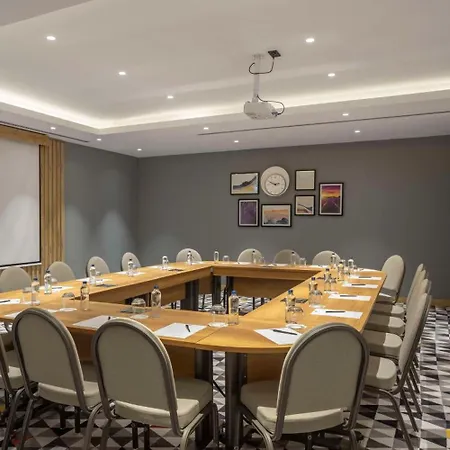 Hotell Hampton By Hilton 4*