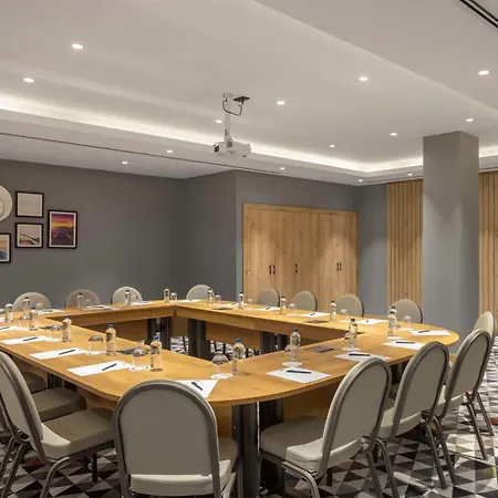 Hampton By Hilton 4*