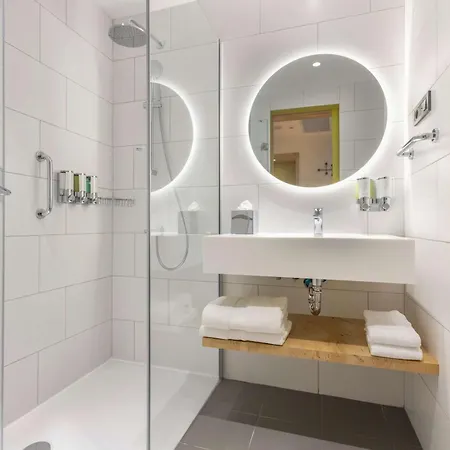 Hampton By Hilton Hotell